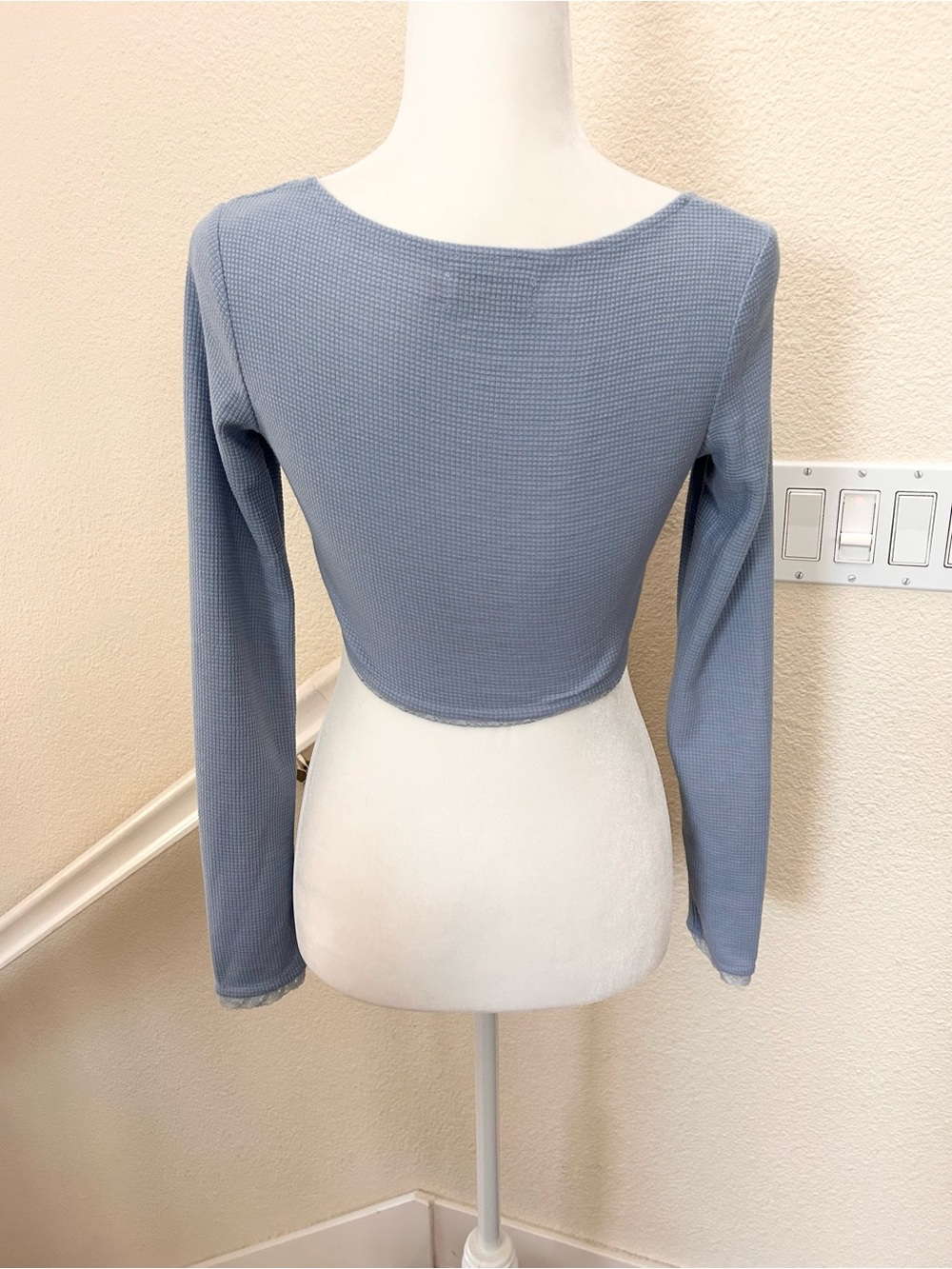 Edikted GRWM Cropped Waffle Top in Light Blue size S - Picture 3 of 9